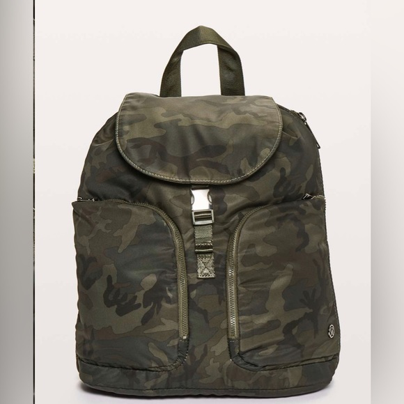 lululemon athletica Bags Lululemon Green Camouflage Carry Onward